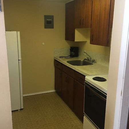 Travellers Rest Motel Salmon Arm Eksteriør billede