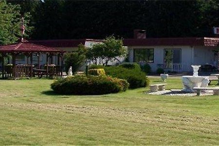 Travellers Rest Motel Salmon Arm Eksteriør billede