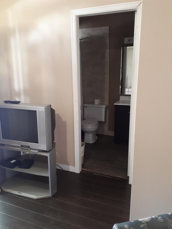Travellers Rest Motel Salmon Arm Eksteriør billede