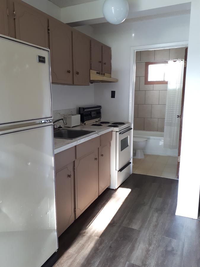 Travellers Rest Motel Salmon Arm Eksteriør billede