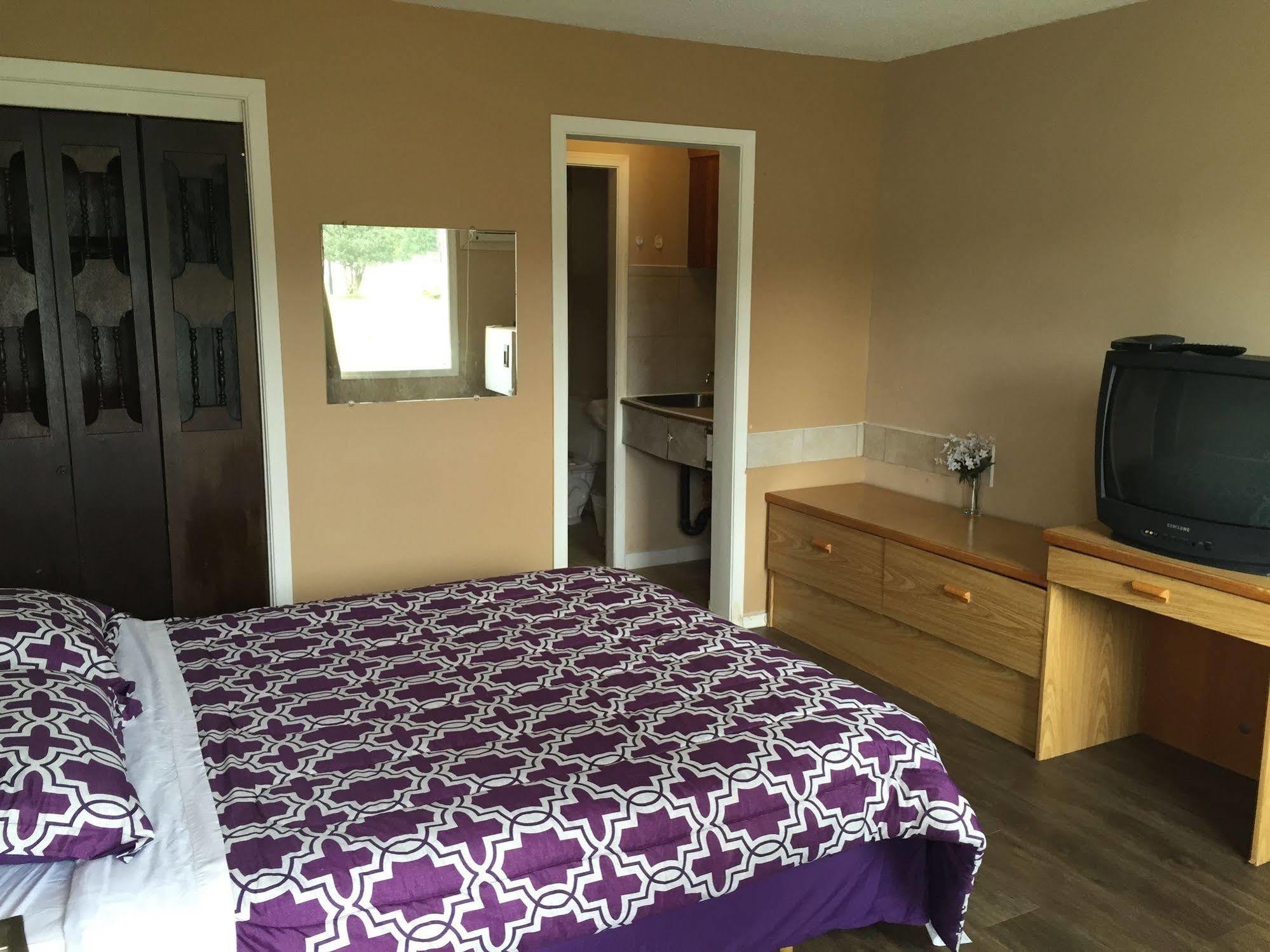 Travellers Rest Motel Salmon Arm Eksteriør billede